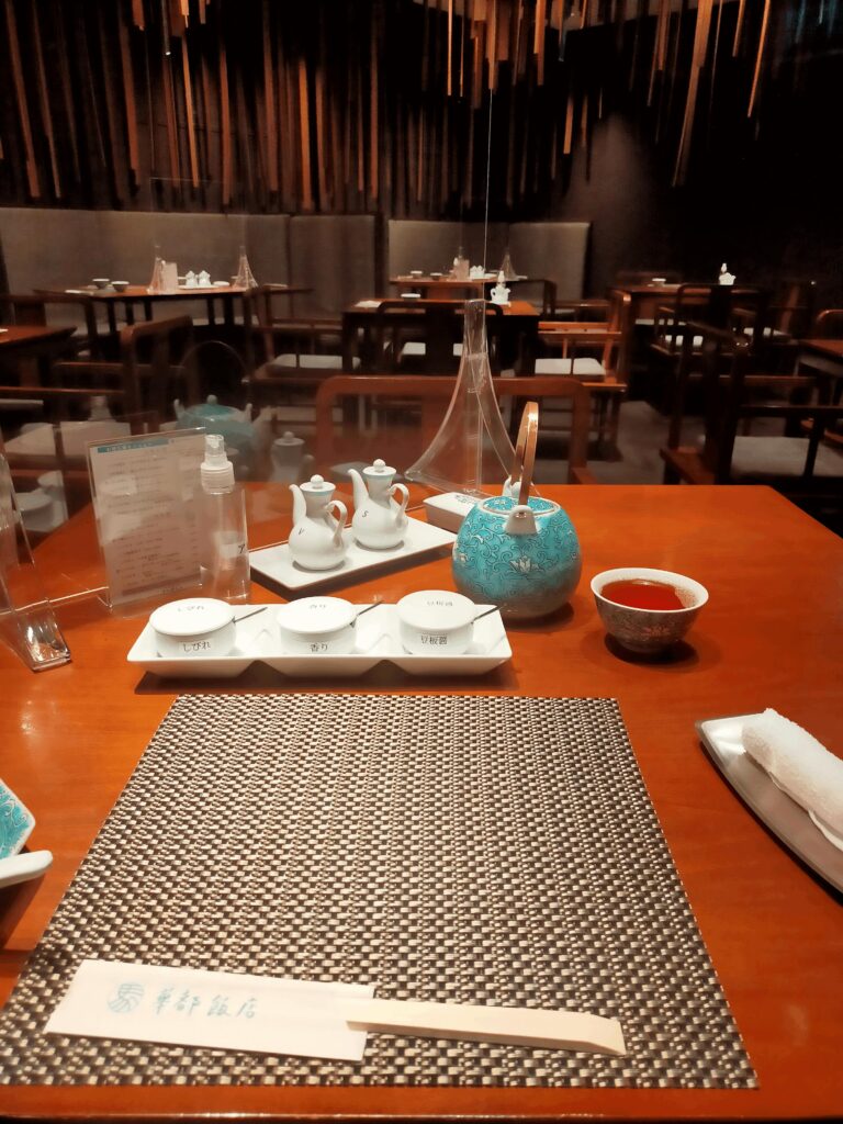 華都飯店-テーブル